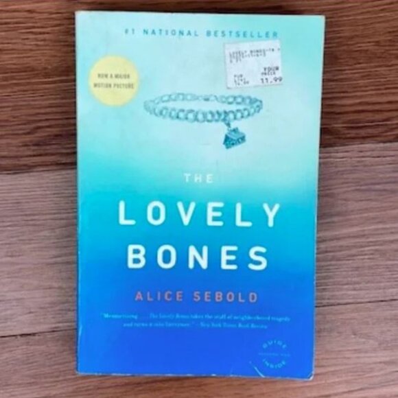 Free when Bundled! The Lovely Bones by Alice Sebold - Picture 2 of 7